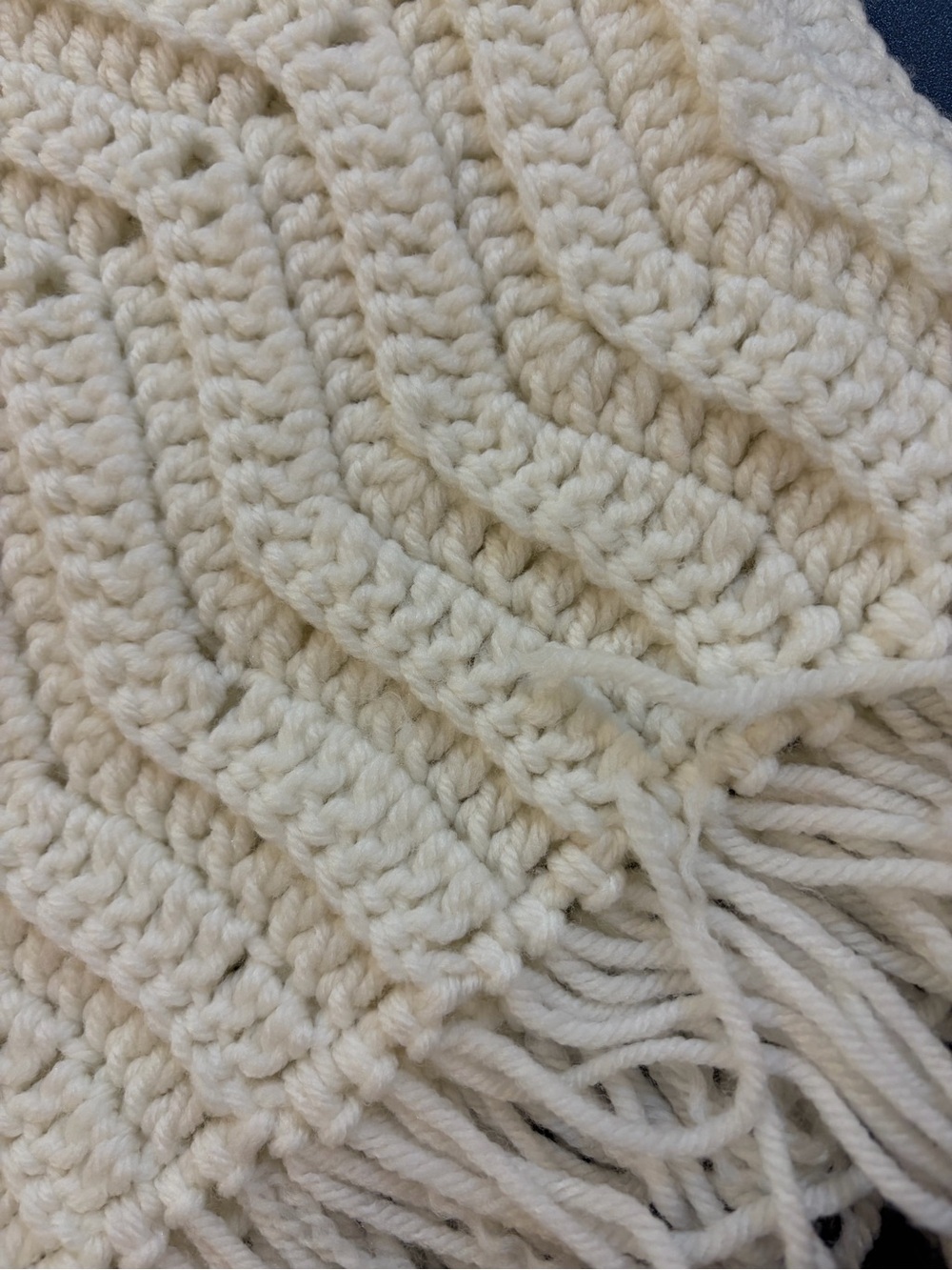 Hand crocheted bedspread with fringe - Picture 3 of 3